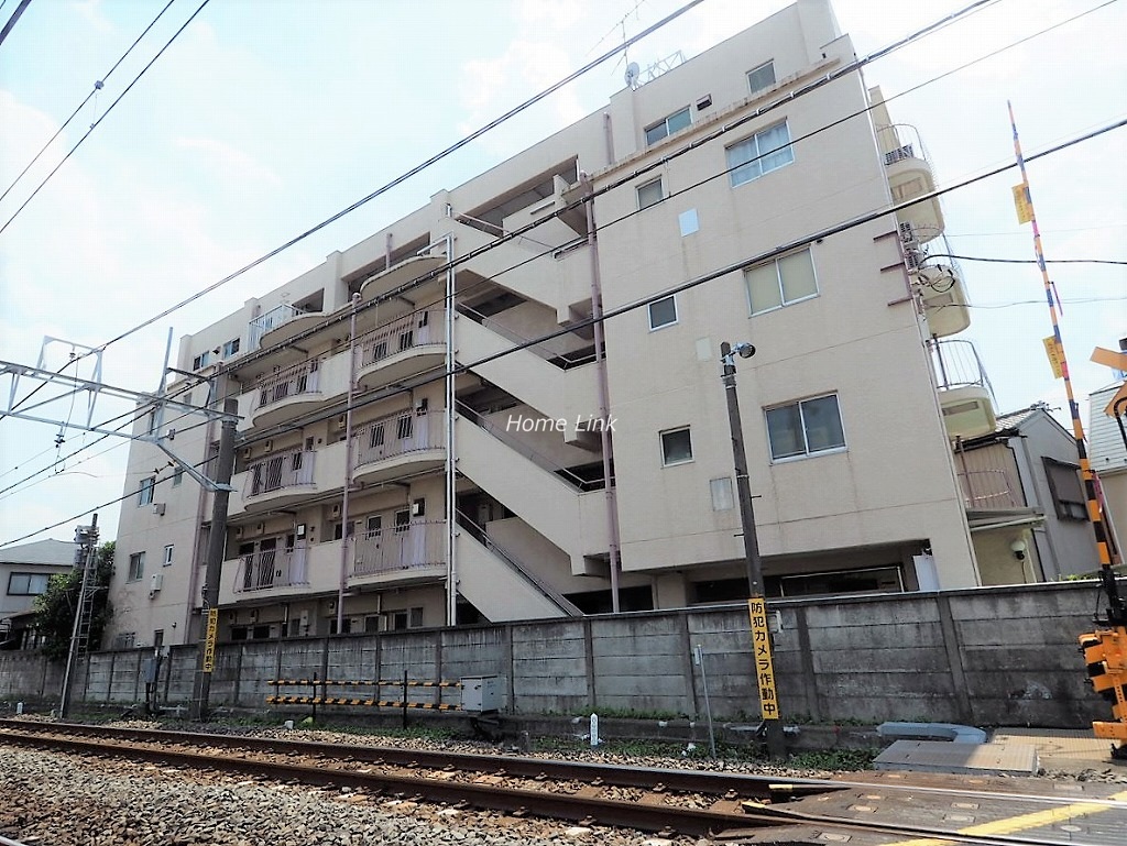 グリーン赤塚　東武東上線沿いに立地